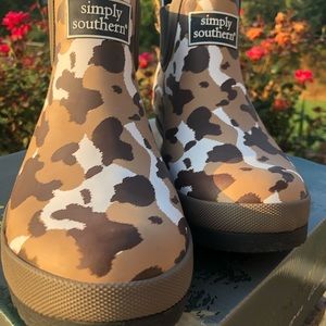 Simply Southern cow print rain boots size 9